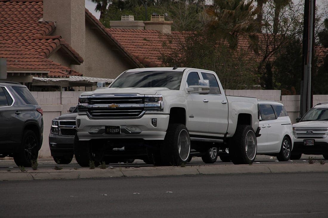A pickup truck fitted with extended towing mirrors